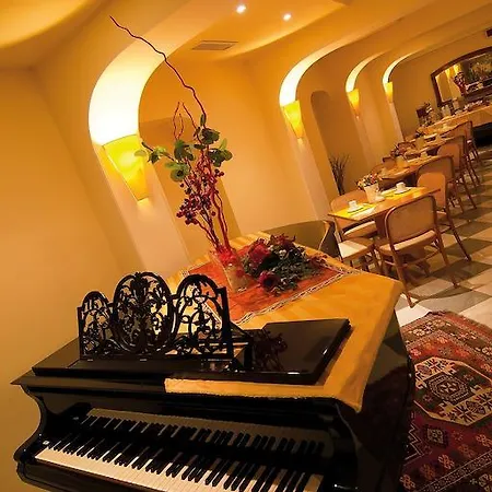Novecento 3* Rome